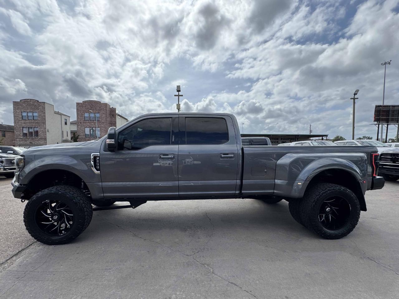 Ford Super Duty F-350 DRW  2021