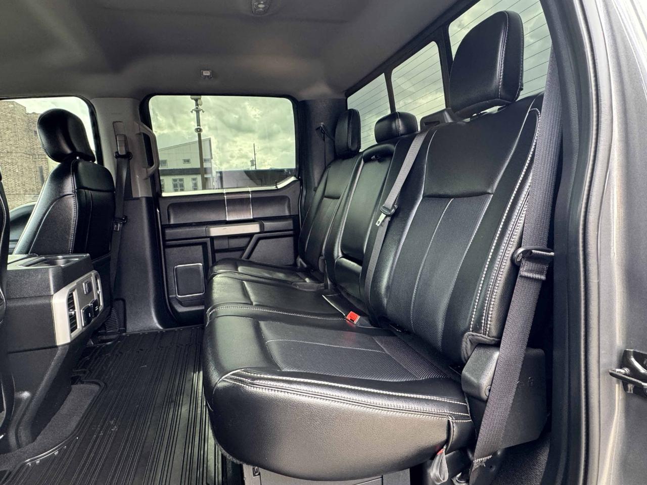 Ford Super Duty F-350 DRW  2021