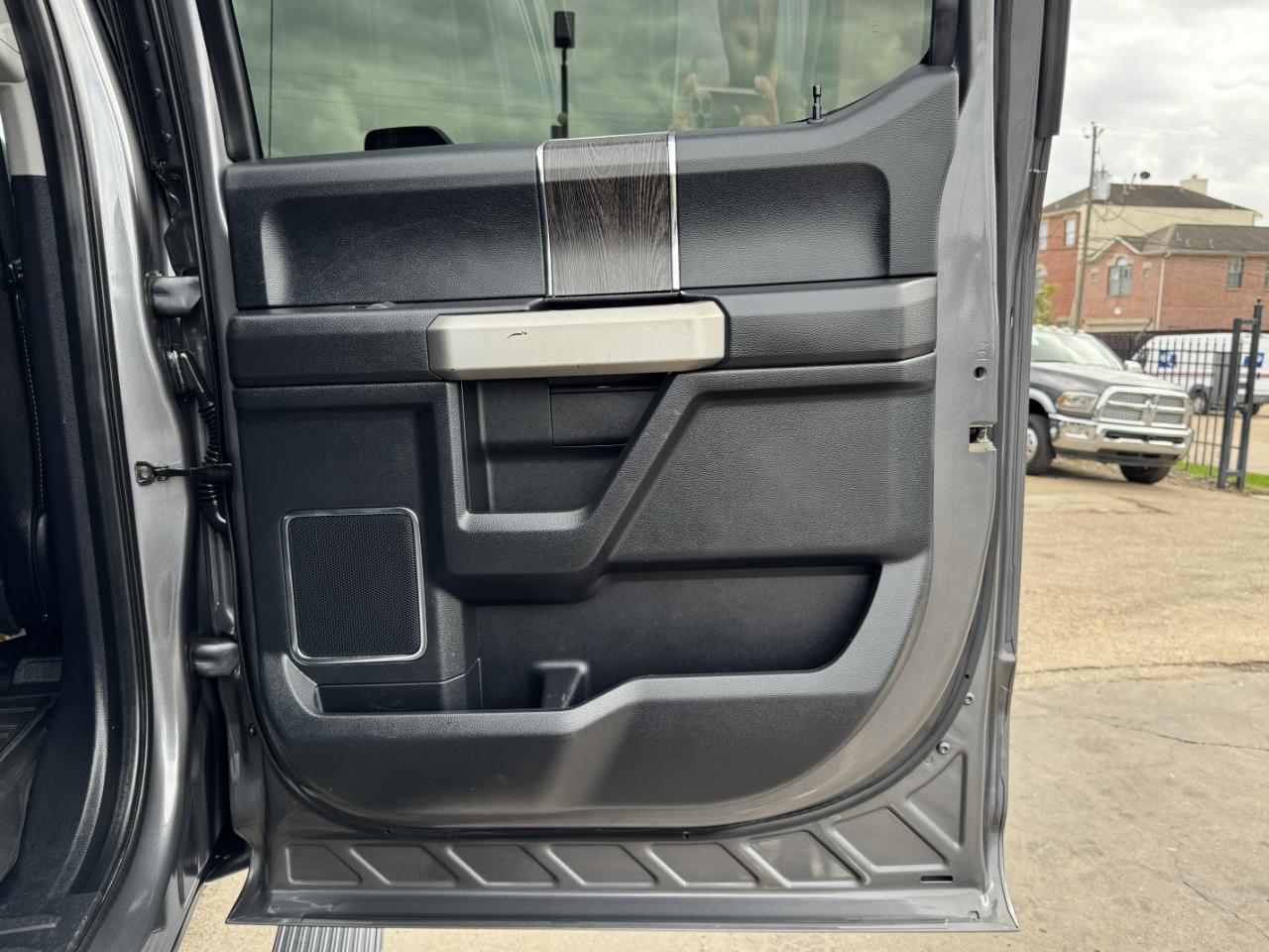 Ford Super Duty F-350 DRW  2021