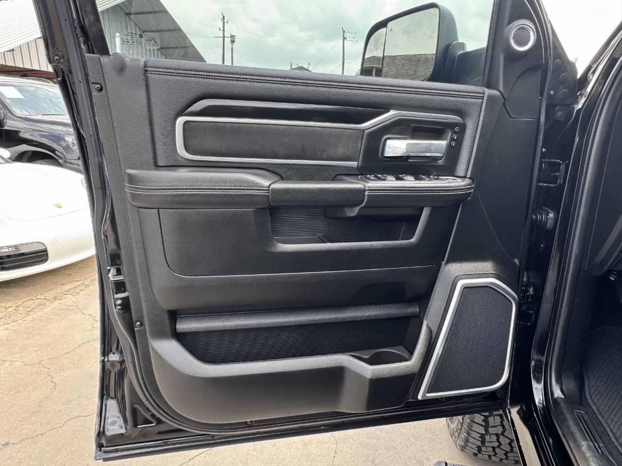 RAM 2500 Laramie Mega Cab 4WD 2020