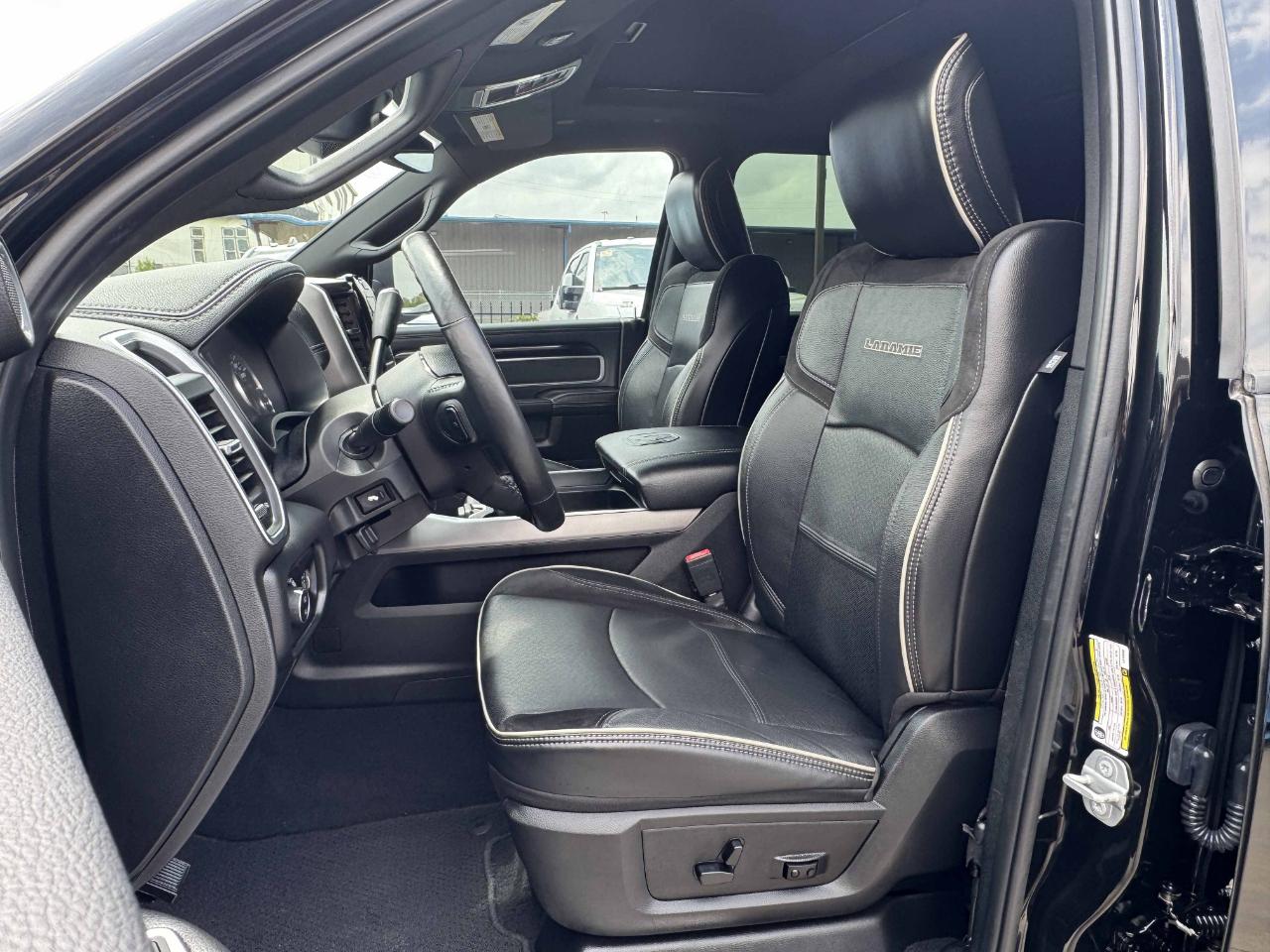 RAM 2500 Laramie Mega Cab 4WD 2020