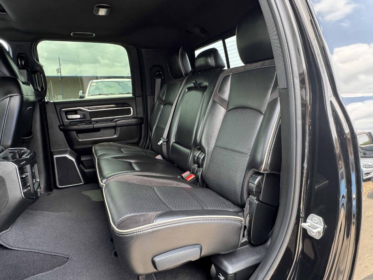 RAM 2500 Laramie Mega Cab 4WD 2020