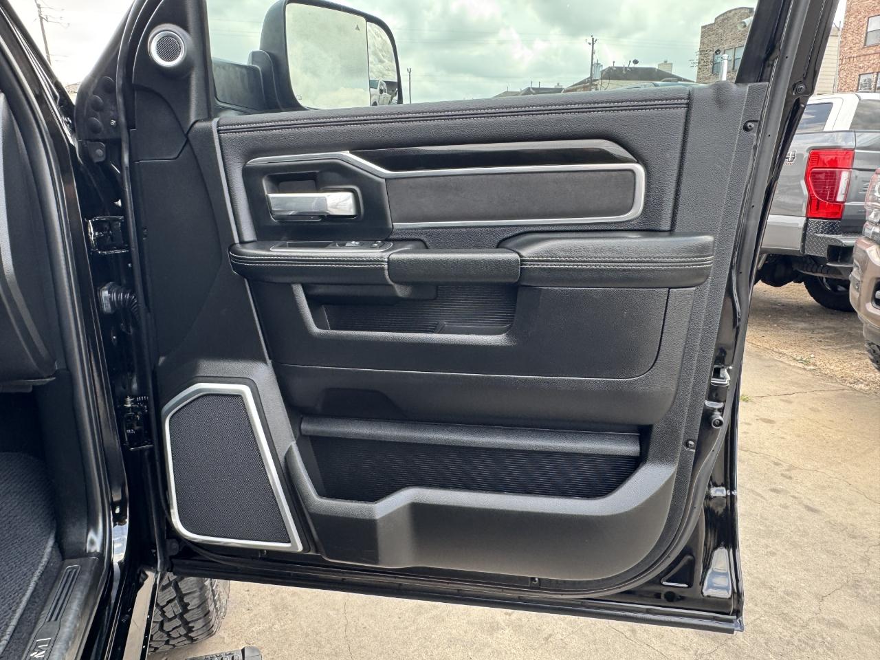 RAM 2500 Laramie Mega Cab 4WD 2020