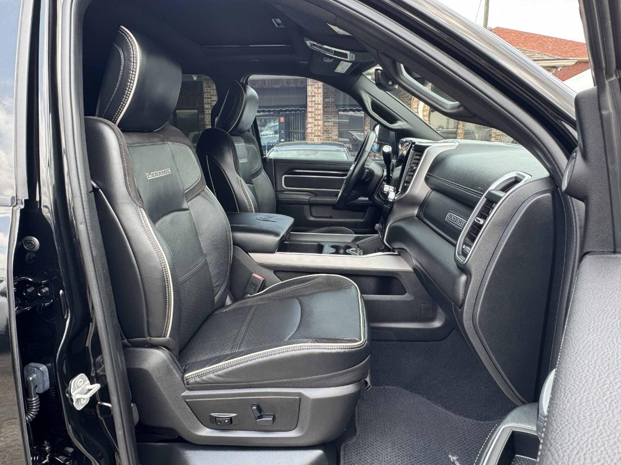 RAM 2500 Laramie Mega Cab 4WD 2020