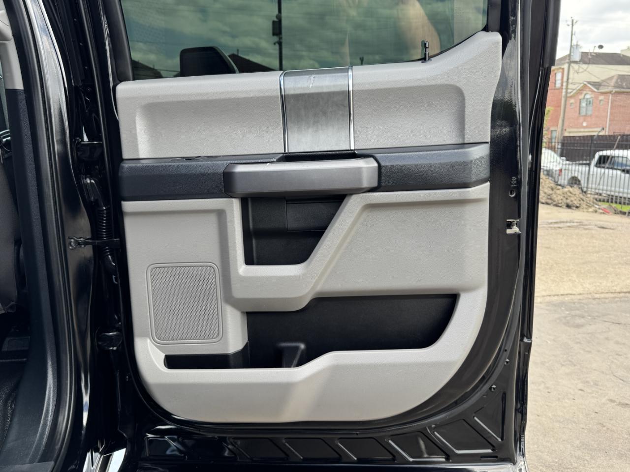 Ford Super Duty F-350 DRW  2022