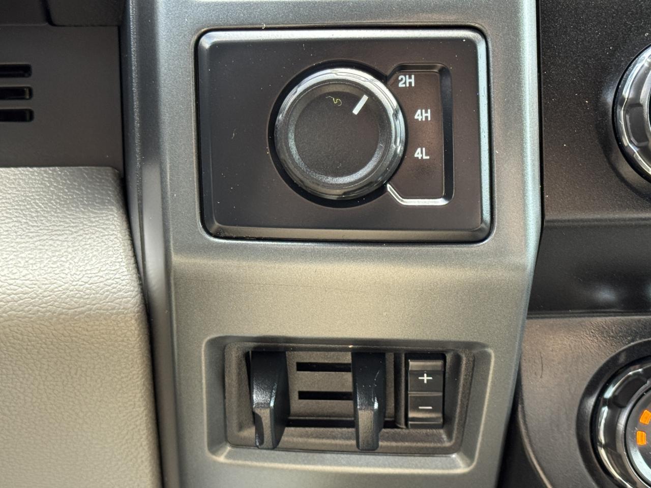 Ford Super Duty F-350 DRW  2022