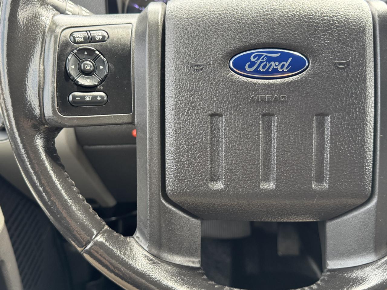 Ford Super Duty F-250 SRW  2015