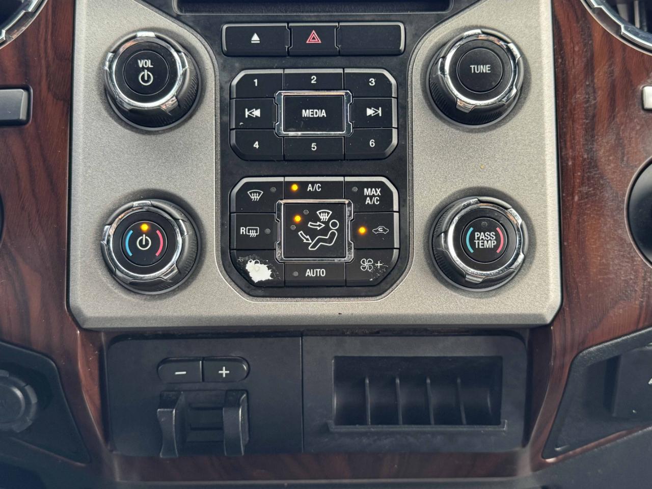 Ford Super Duty F-250 SRW  2015