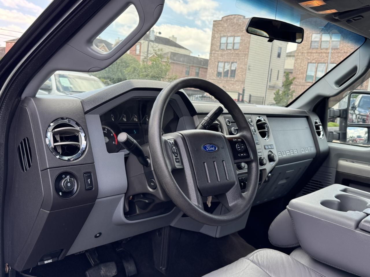 Ford Super Duty F-250 SRW  2013