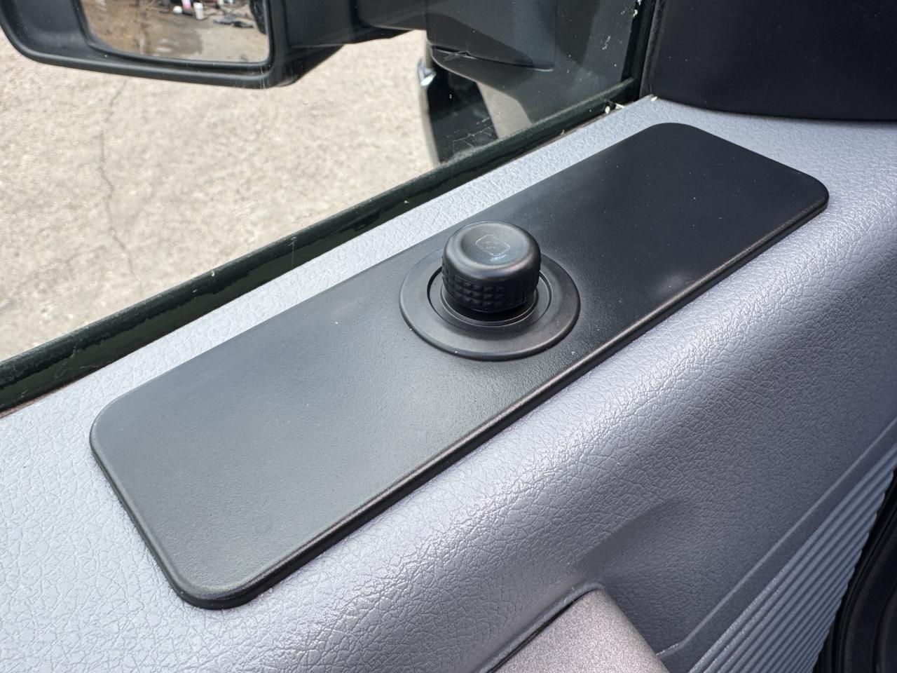 Ford Super Duty F-250 SRW  2013