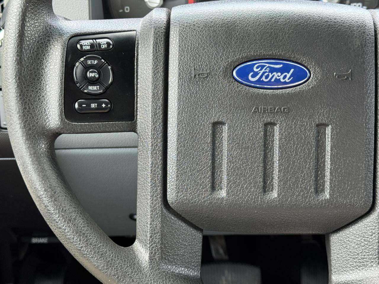 Ford Super Duty F-250 SRW  2013