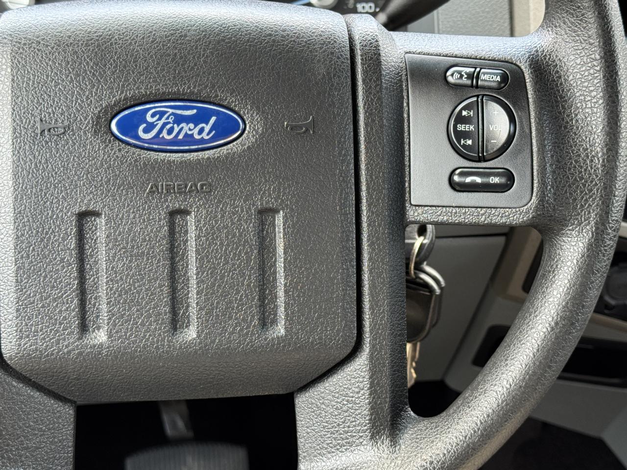 Ford Super Duty F-250 SRW  2013