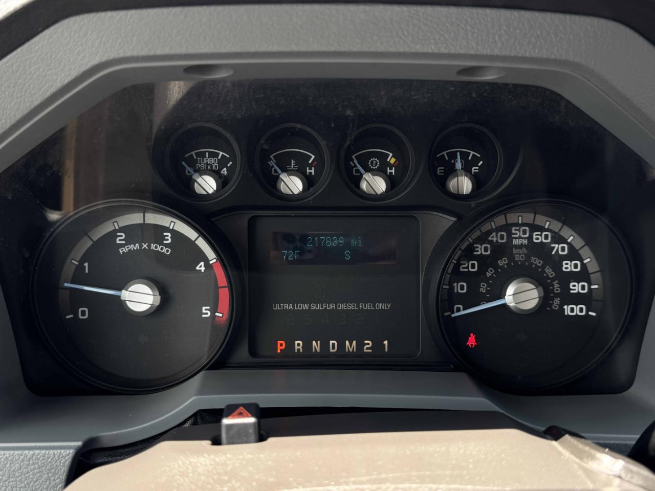 Ford Super Duty F-250 SRW  2013