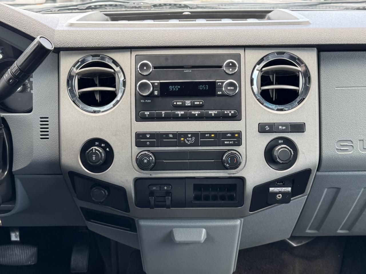 Ford Super Duty F-250 SRW  2013