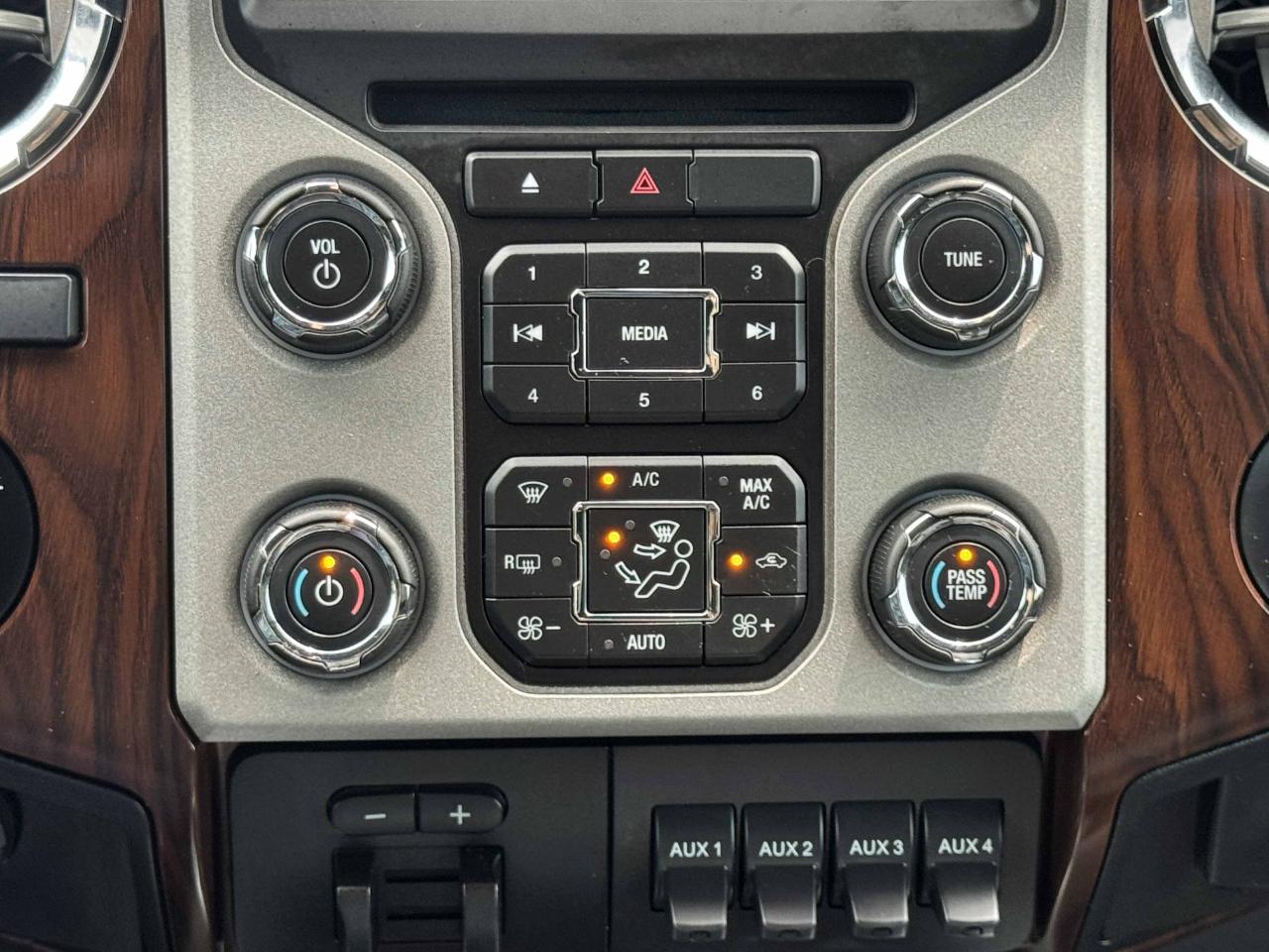 Ford Super Duty F-250 SRW  2014