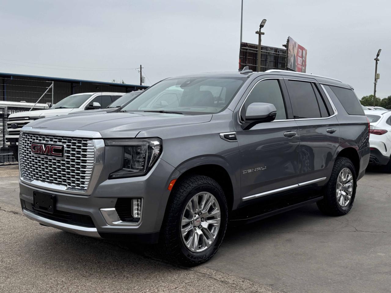 GMC Yukon Denali 4WD 2022