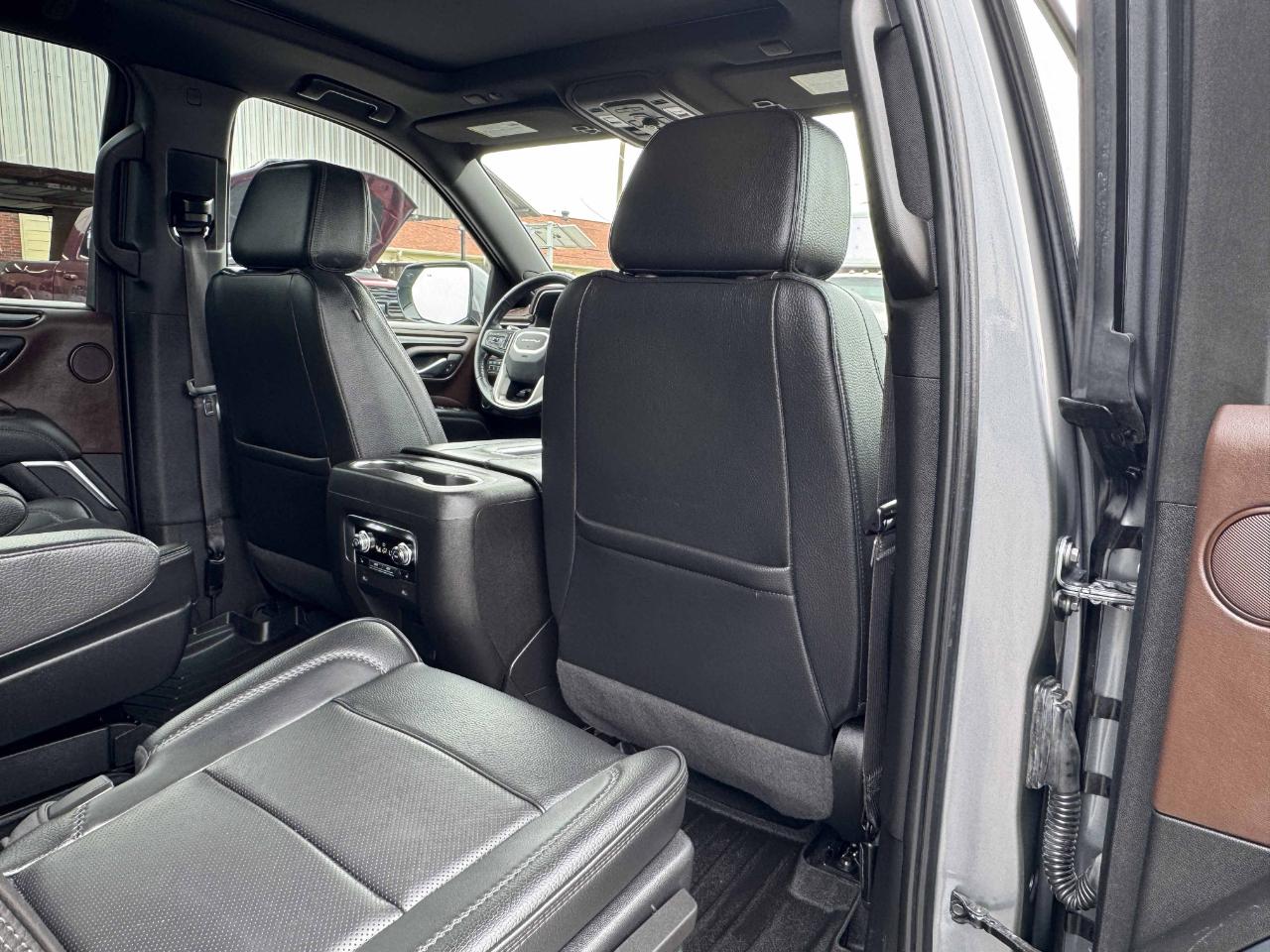 GMC Yukon Denali 4WD 2022