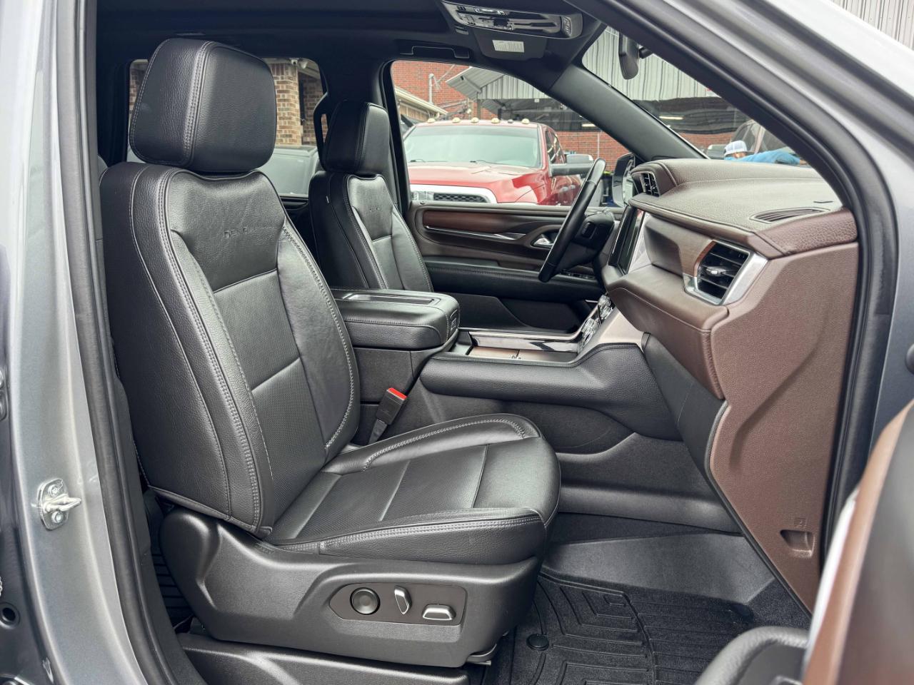 GMC Yukon Denali 4WD 2022