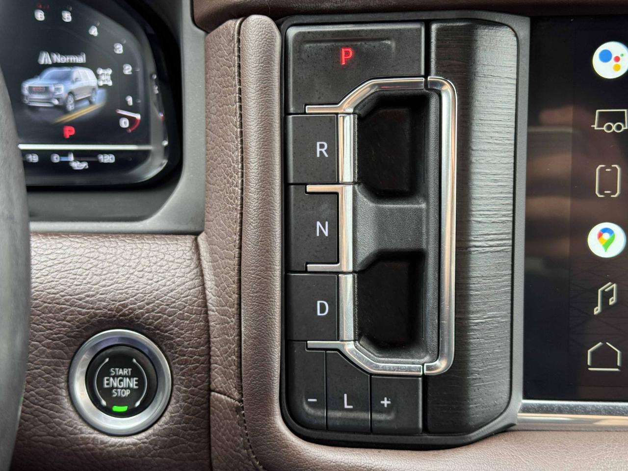 GMC Yukon Denali 4WD 2022