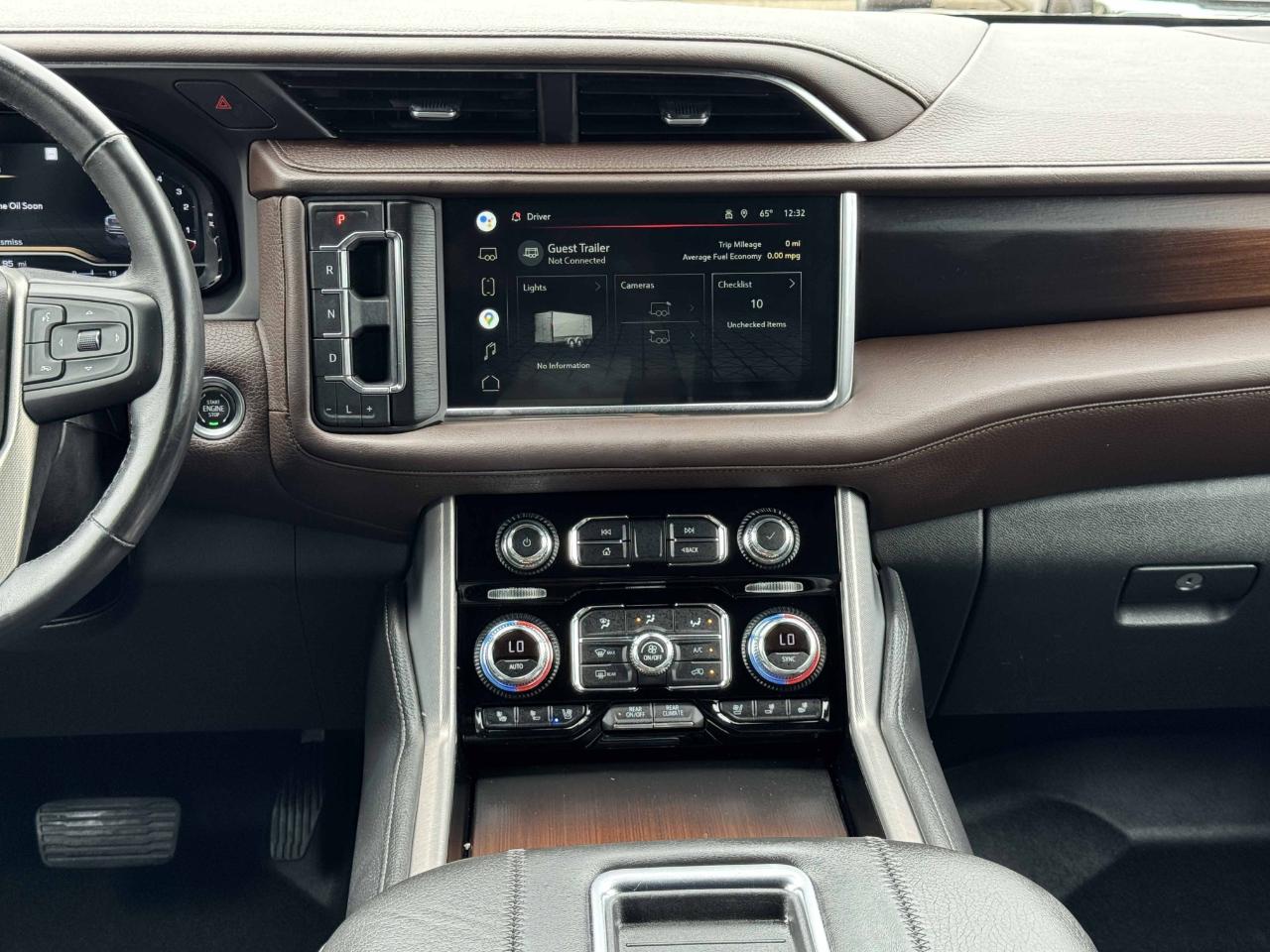 GMC Yukon Denali 4WD 2022