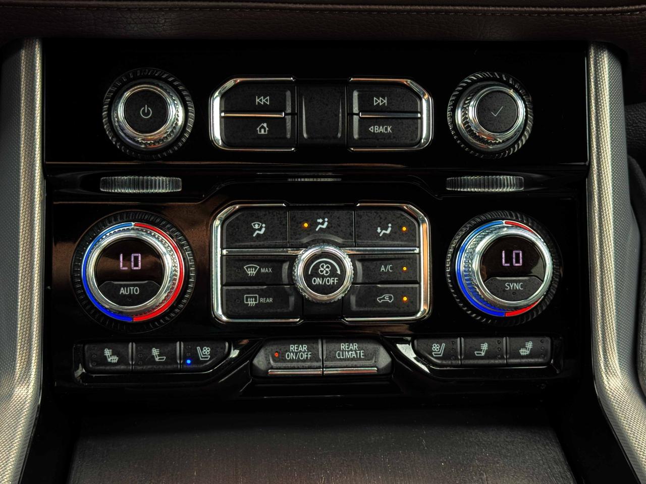 GMC Yukon Denali 4WD 2022