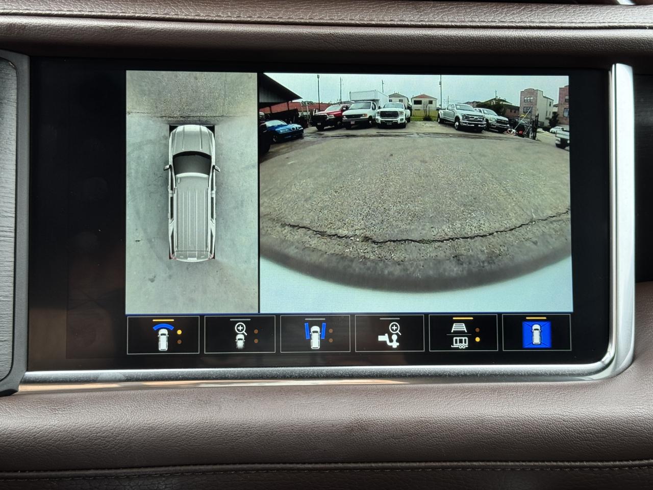 GMC Yukon Denali 4WD 2022