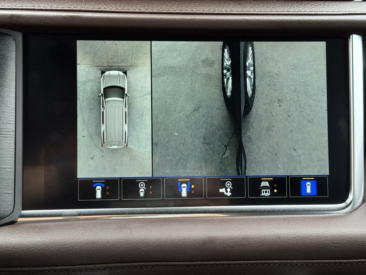 GMC Yukon Denali 4WD 2022