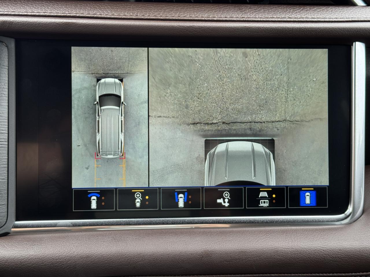 GMC Yukon Denali 4WD 2022
