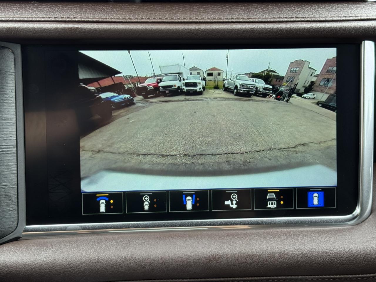 GMC Yukon Denali 4WD 2022