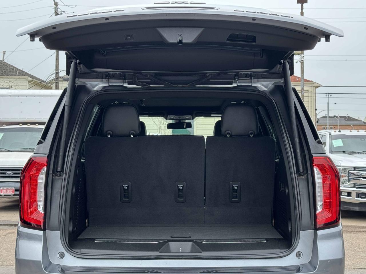 GMC Yukon Denali 4WD 2022