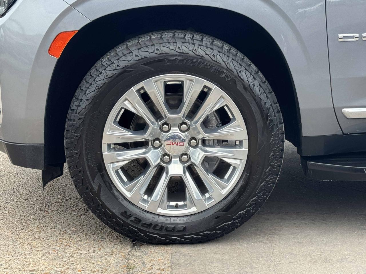 GMC Yukon Denali 4WD 2022
