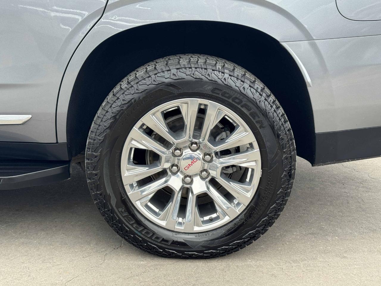 GMC Yukon Denali 4WD 2022