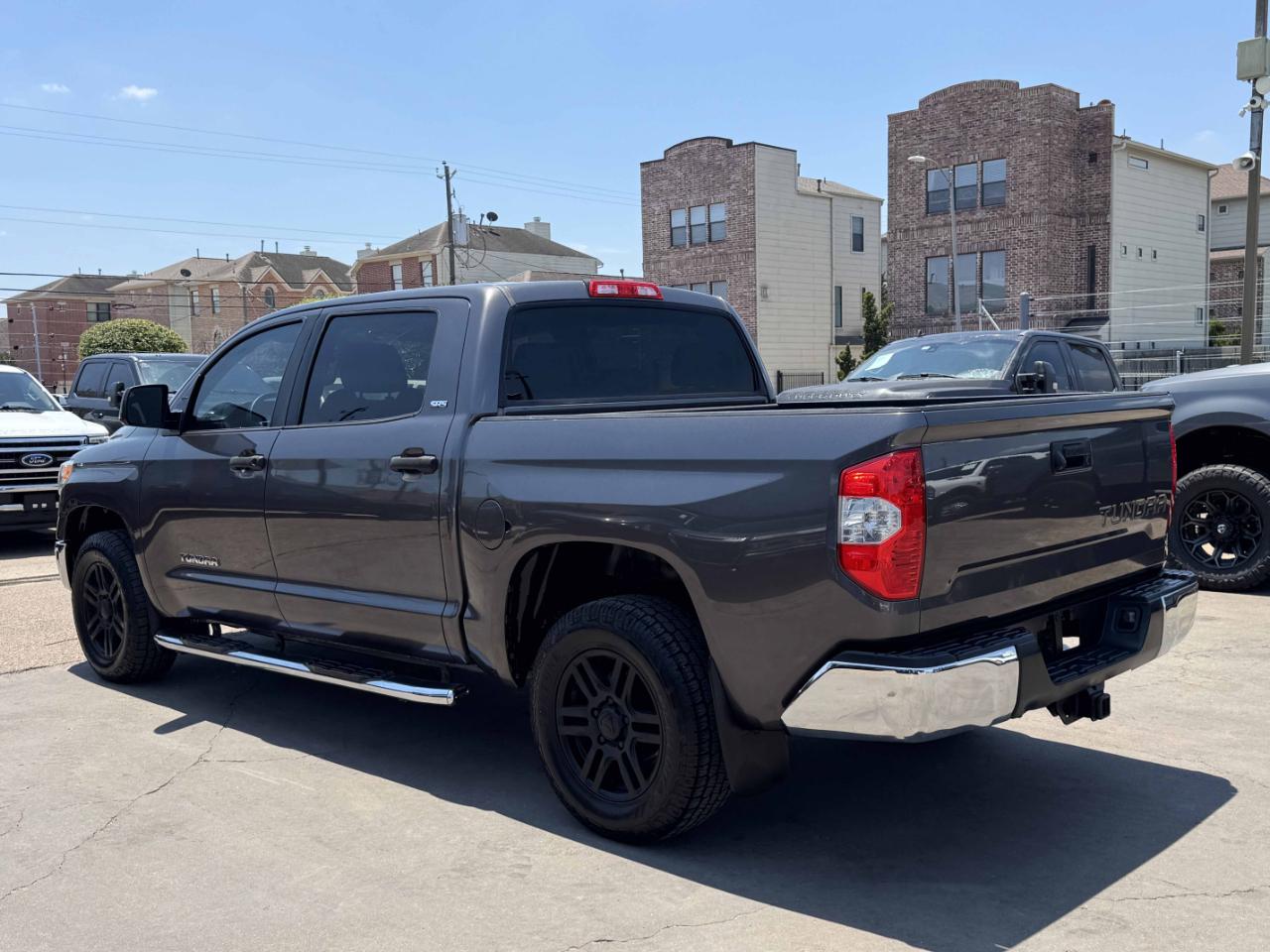 Toyota Tundra  2016