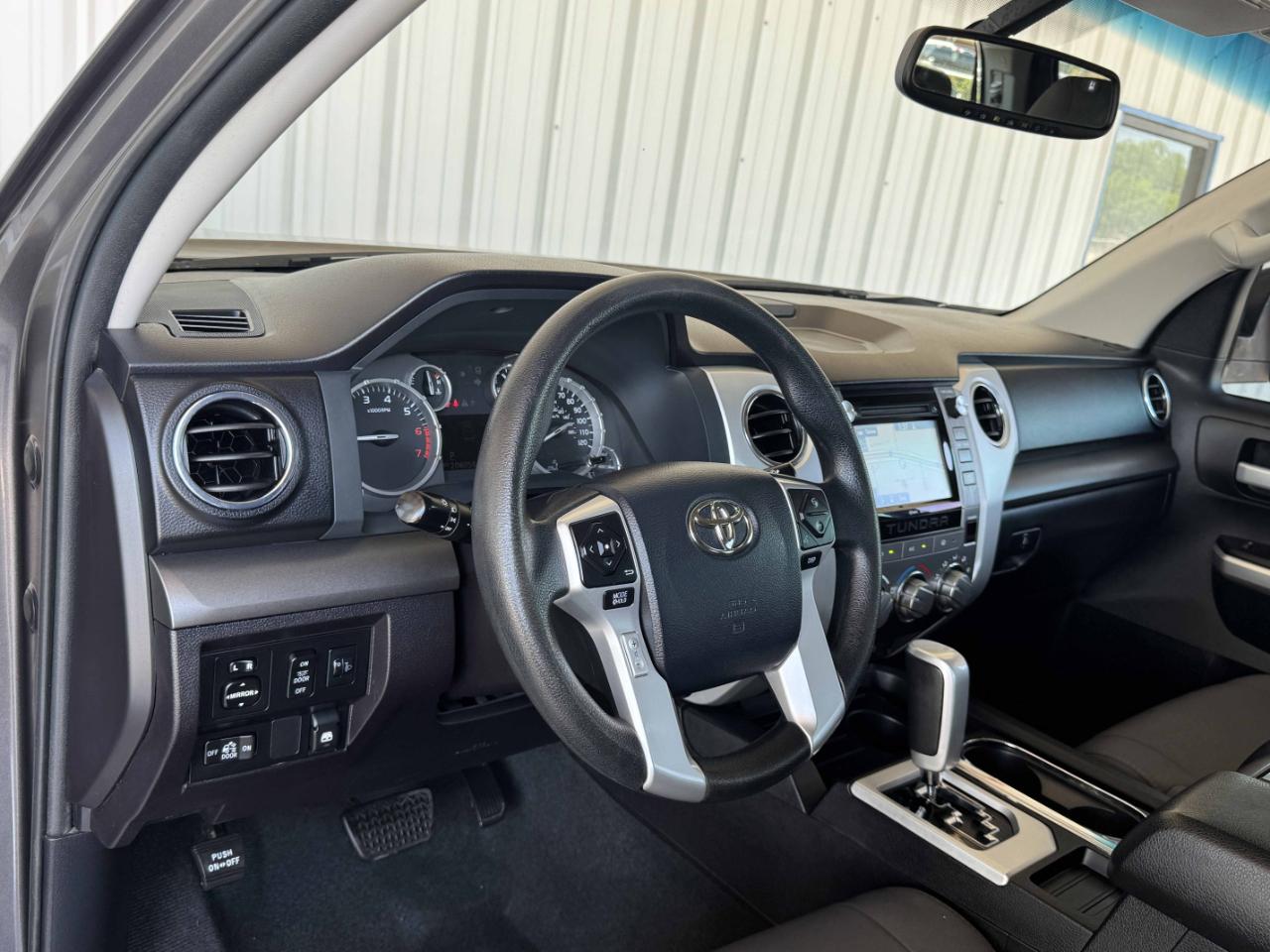Toyota Tundra  2016