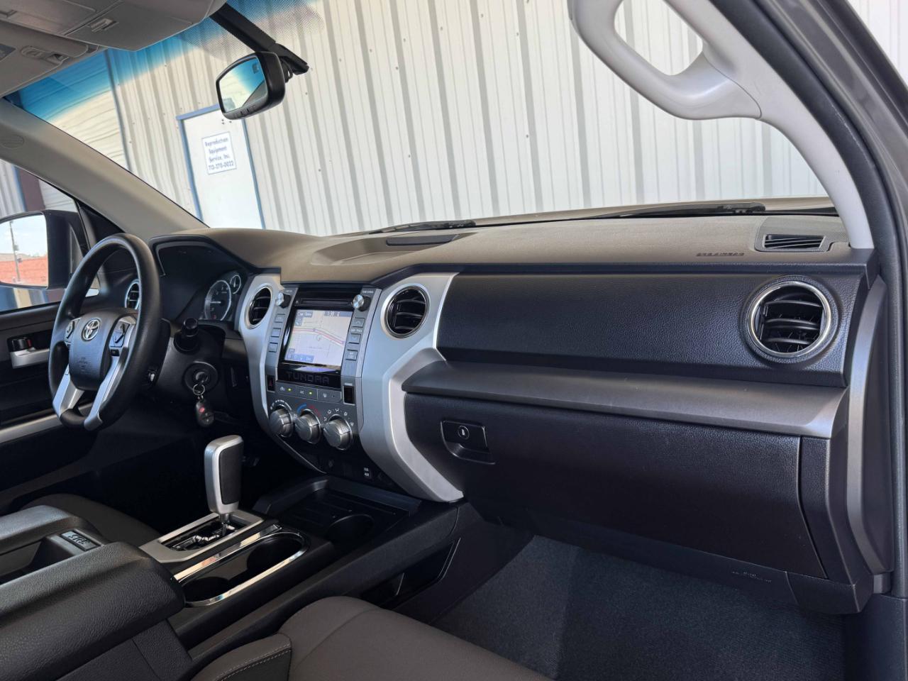 Toyota Tundra  2016