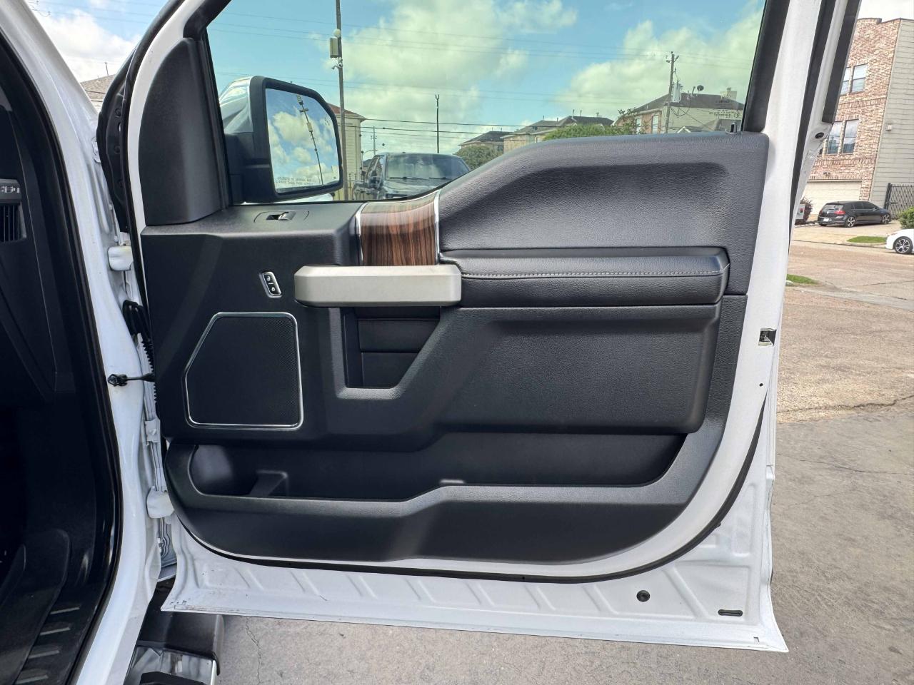 Ford F-150 Lariat SuperCrew 4WD 2016