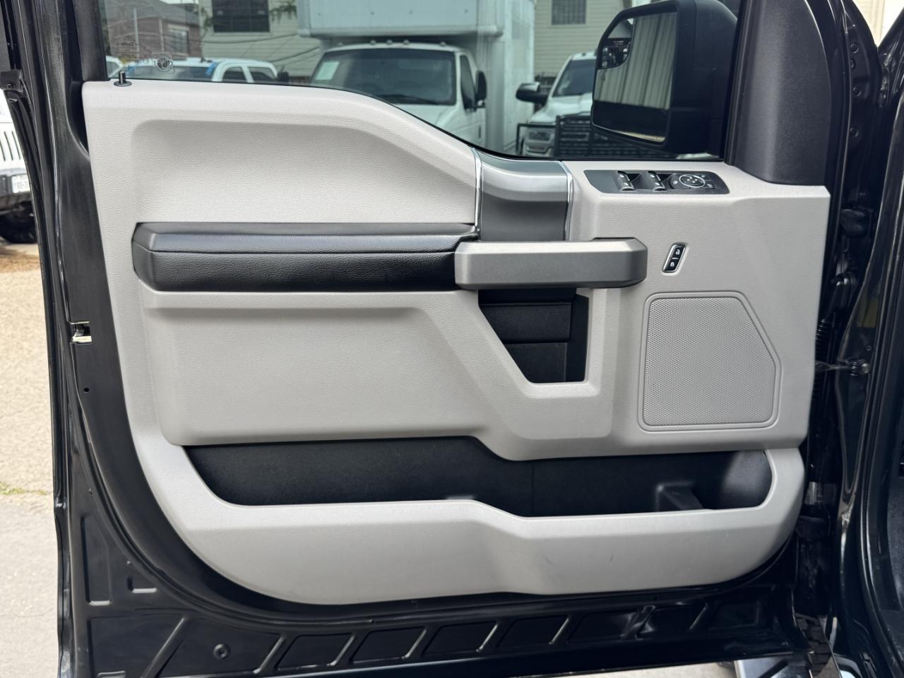 Ford F-150 XLT SuperCrew 2WD 2015