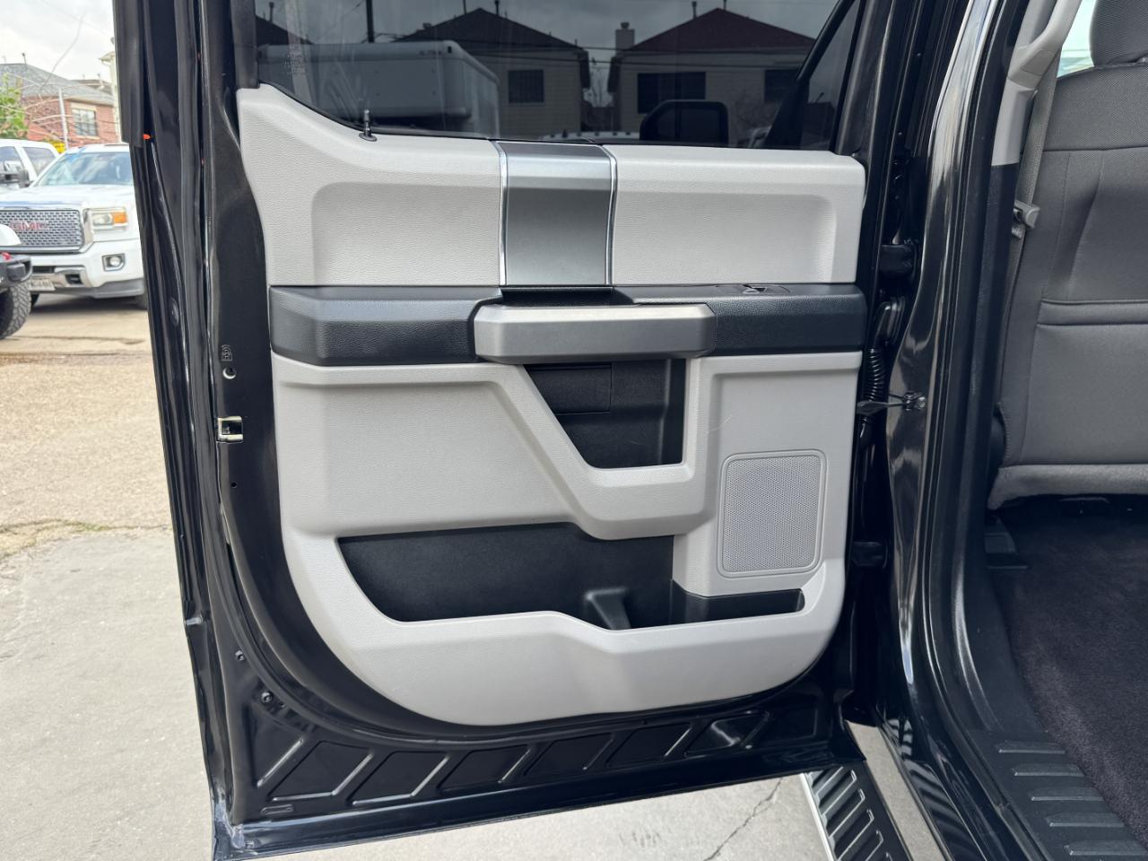 Ford F-150 XLT SuperCrew 2WD 2015