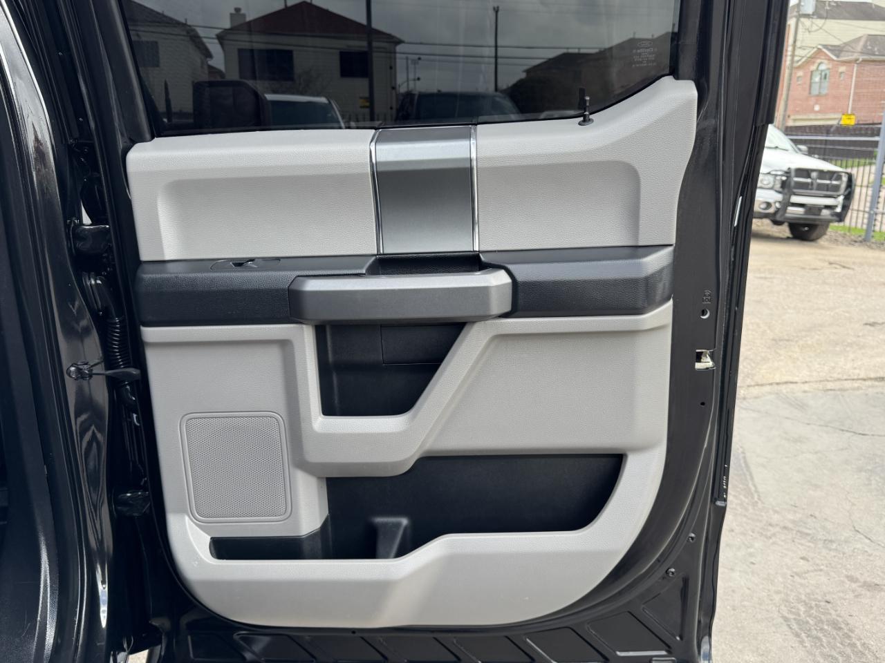Ford F-150 XLT SuperCrew 2WD 2015