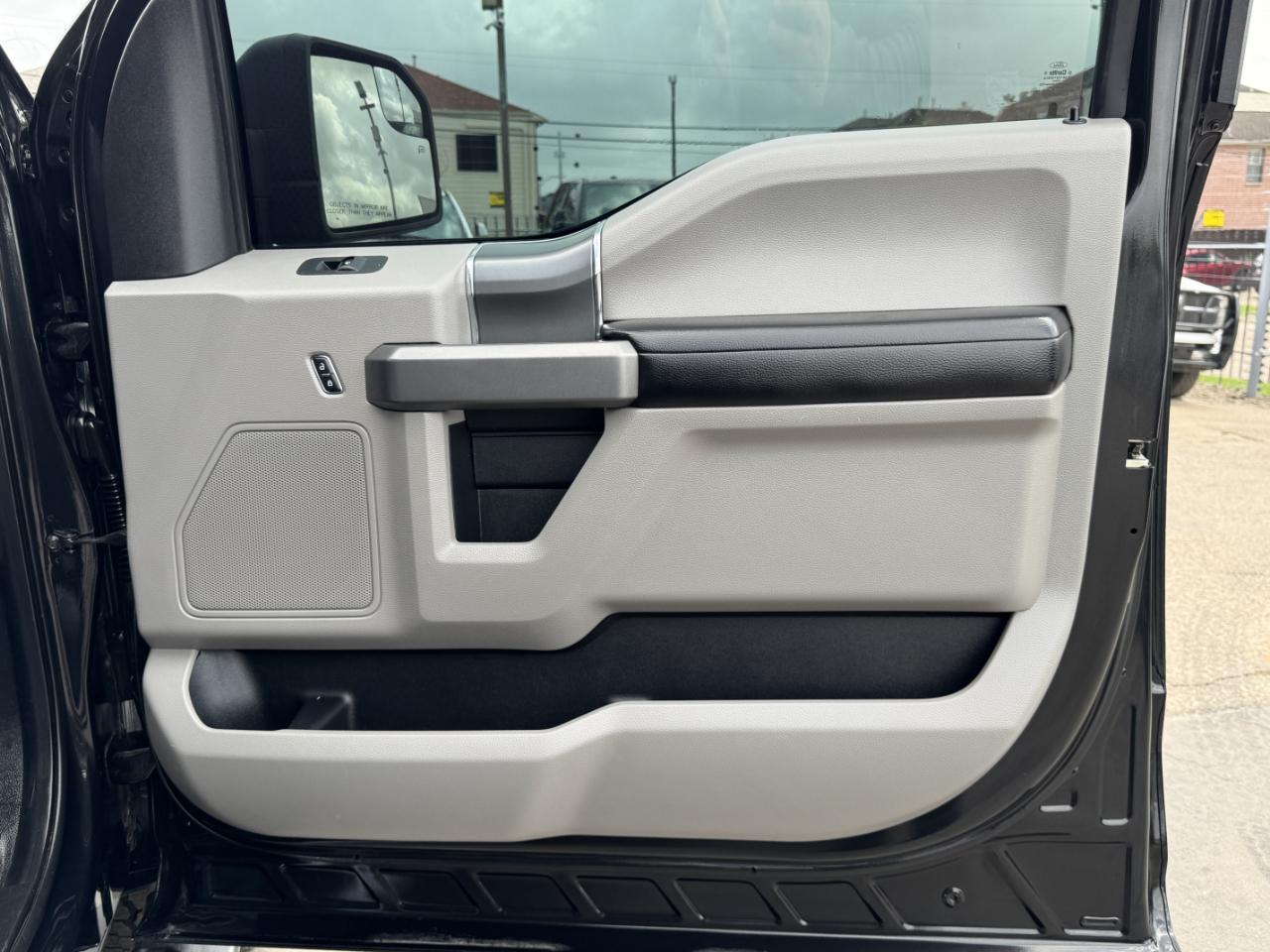 Ford F-150 XLT SuperCrew 2WD 2015
