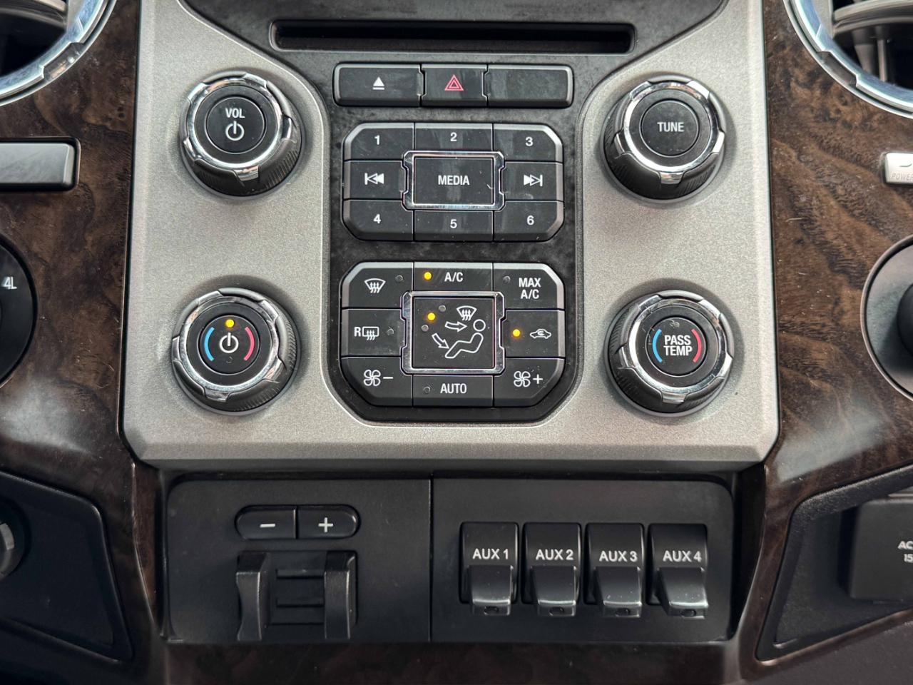 Ford Super Duty F-350 SRW  2013