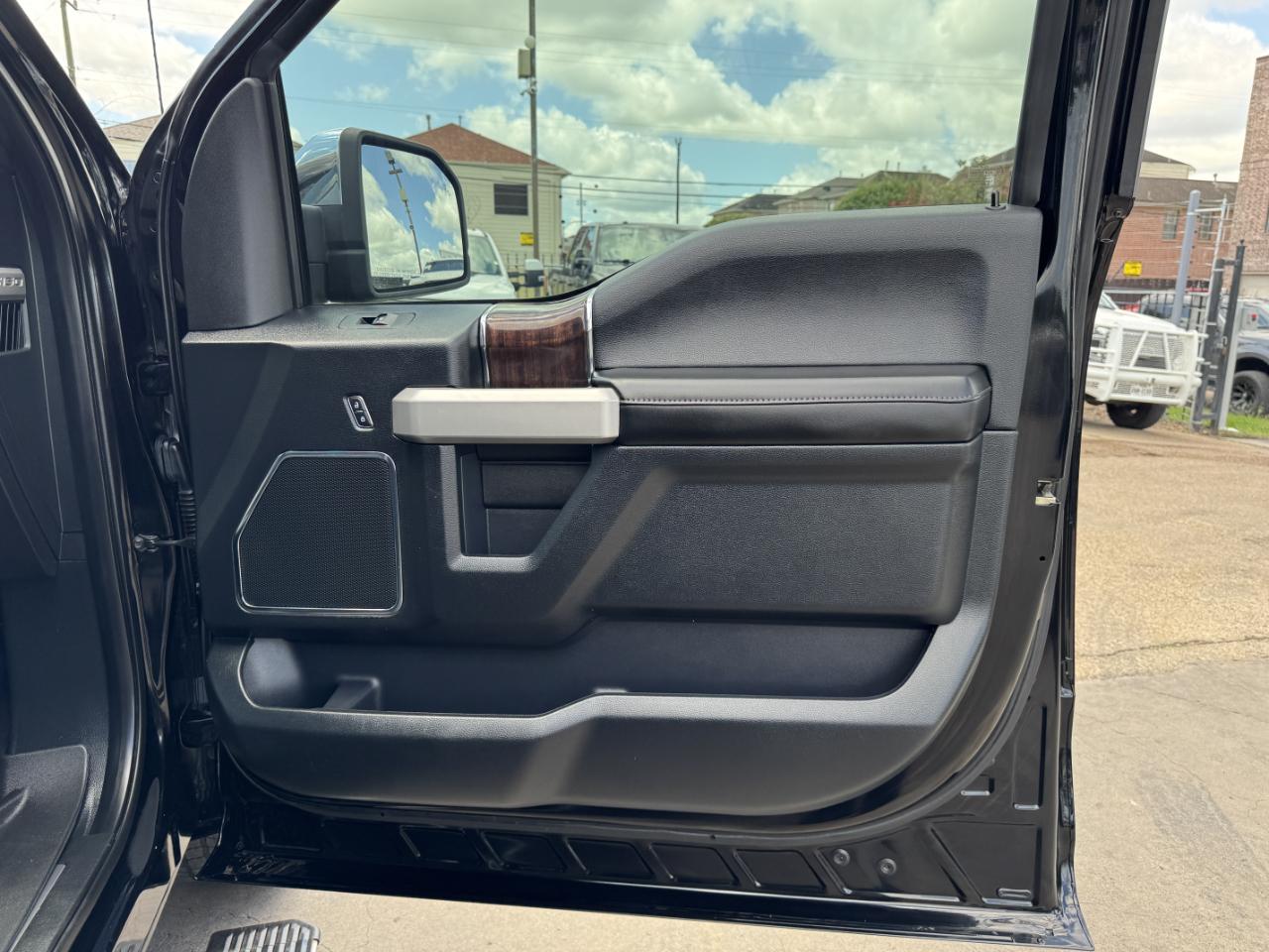 Ford F-150 Platinum SuperCrew 4WD 2017