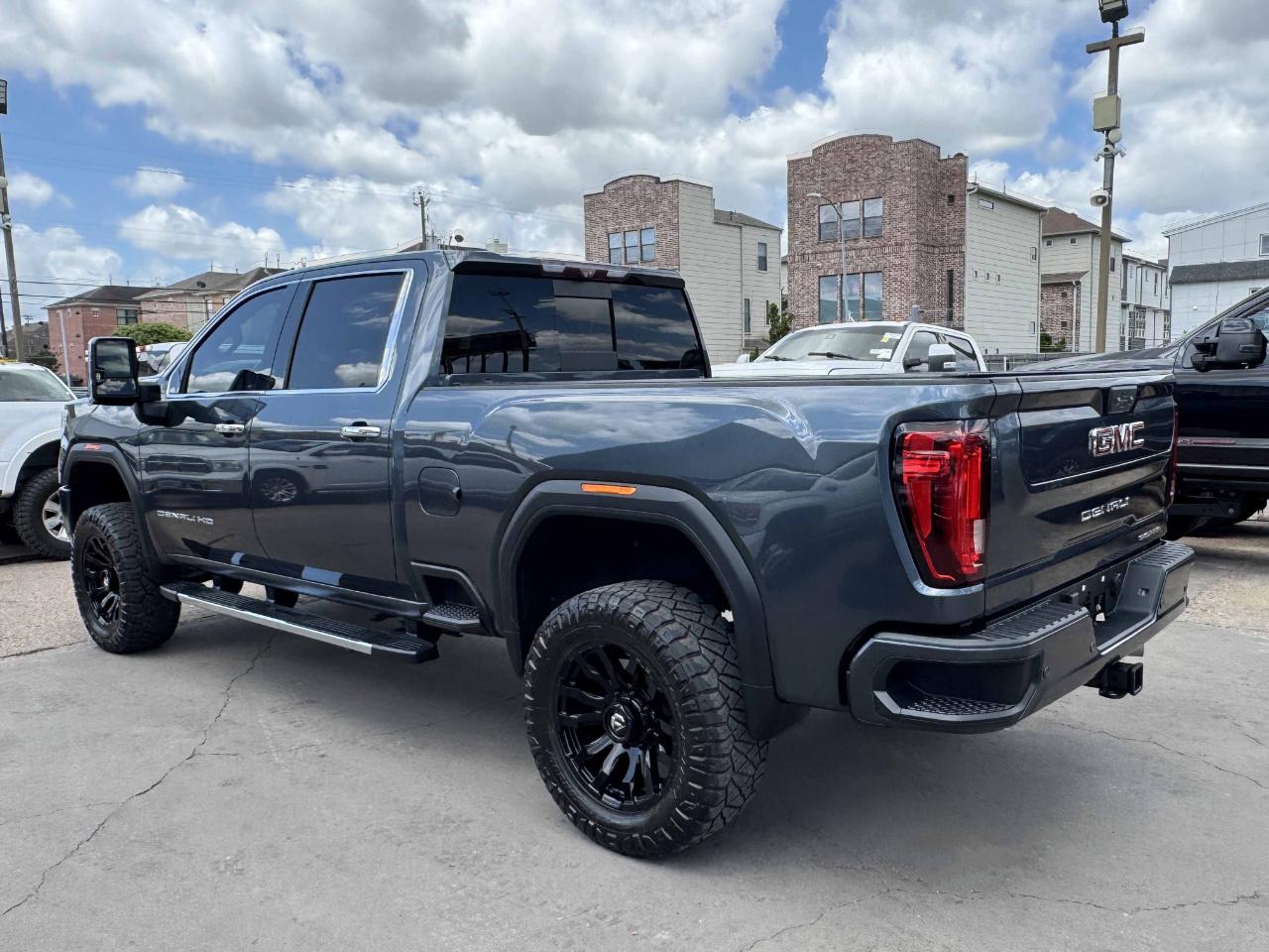 GMC Sierra 2500HD Denali Crew Cab 4WD 2020
