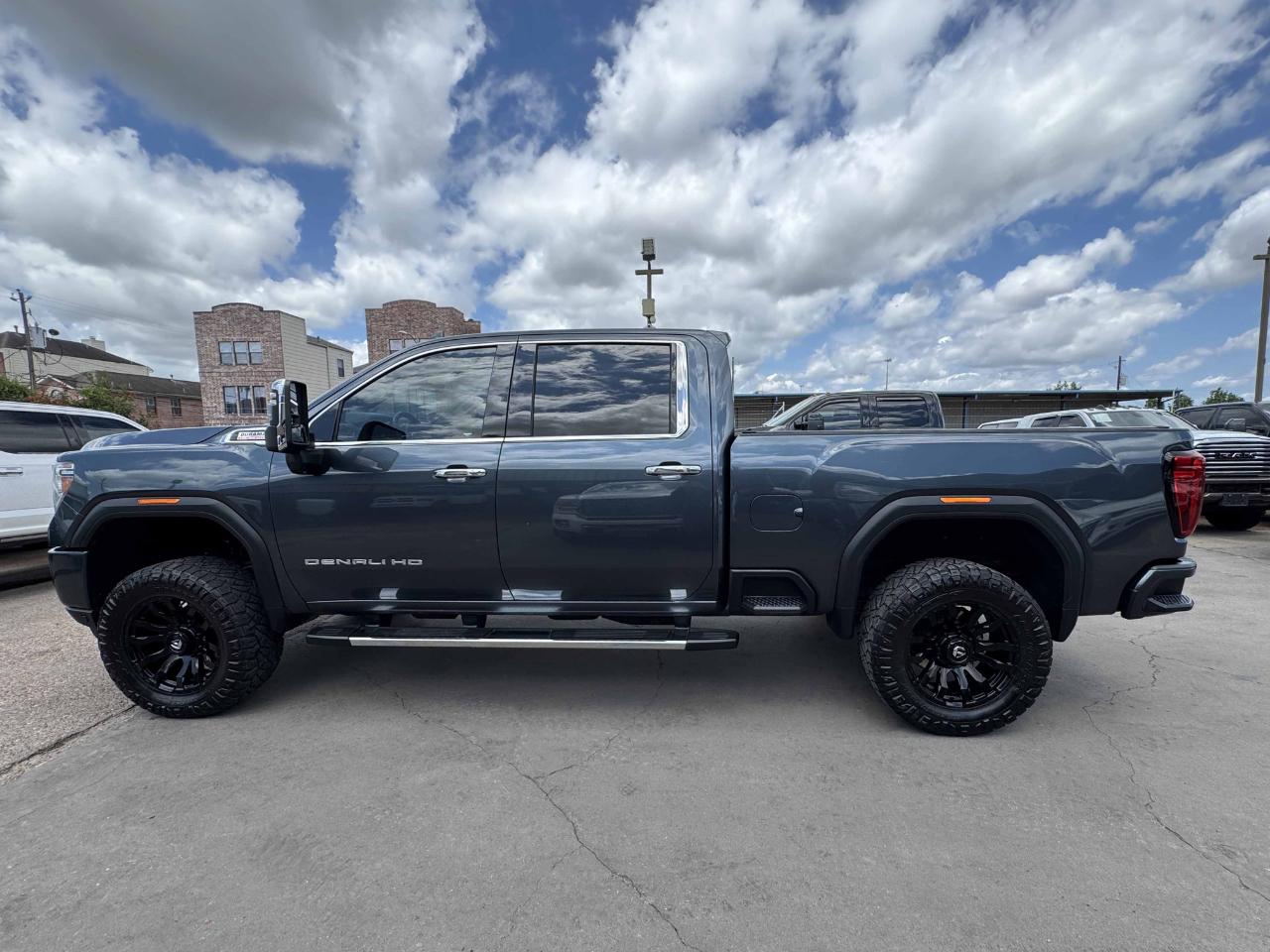 GMC Sierra 2500HD Denali Crew Cab 4WD 2020