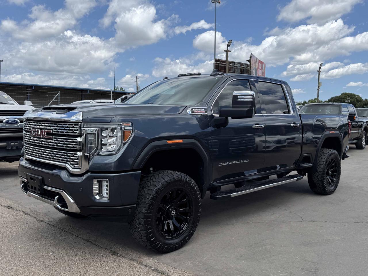 GMC Sierra 2500HD Denali Crew Cab 4WD 2020