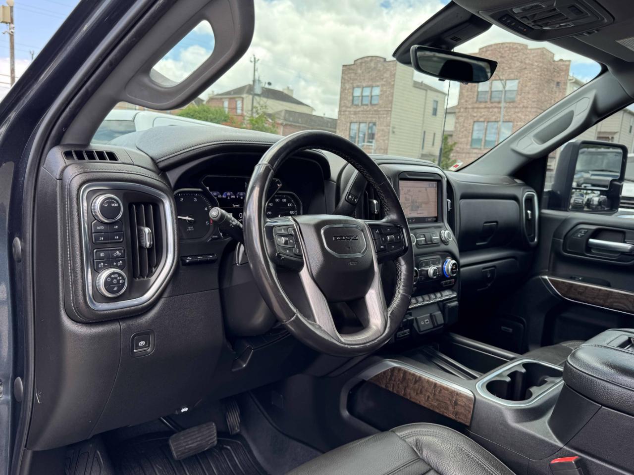 GMC Sierra 2500HD Denali Crew Cab 4WD 2020