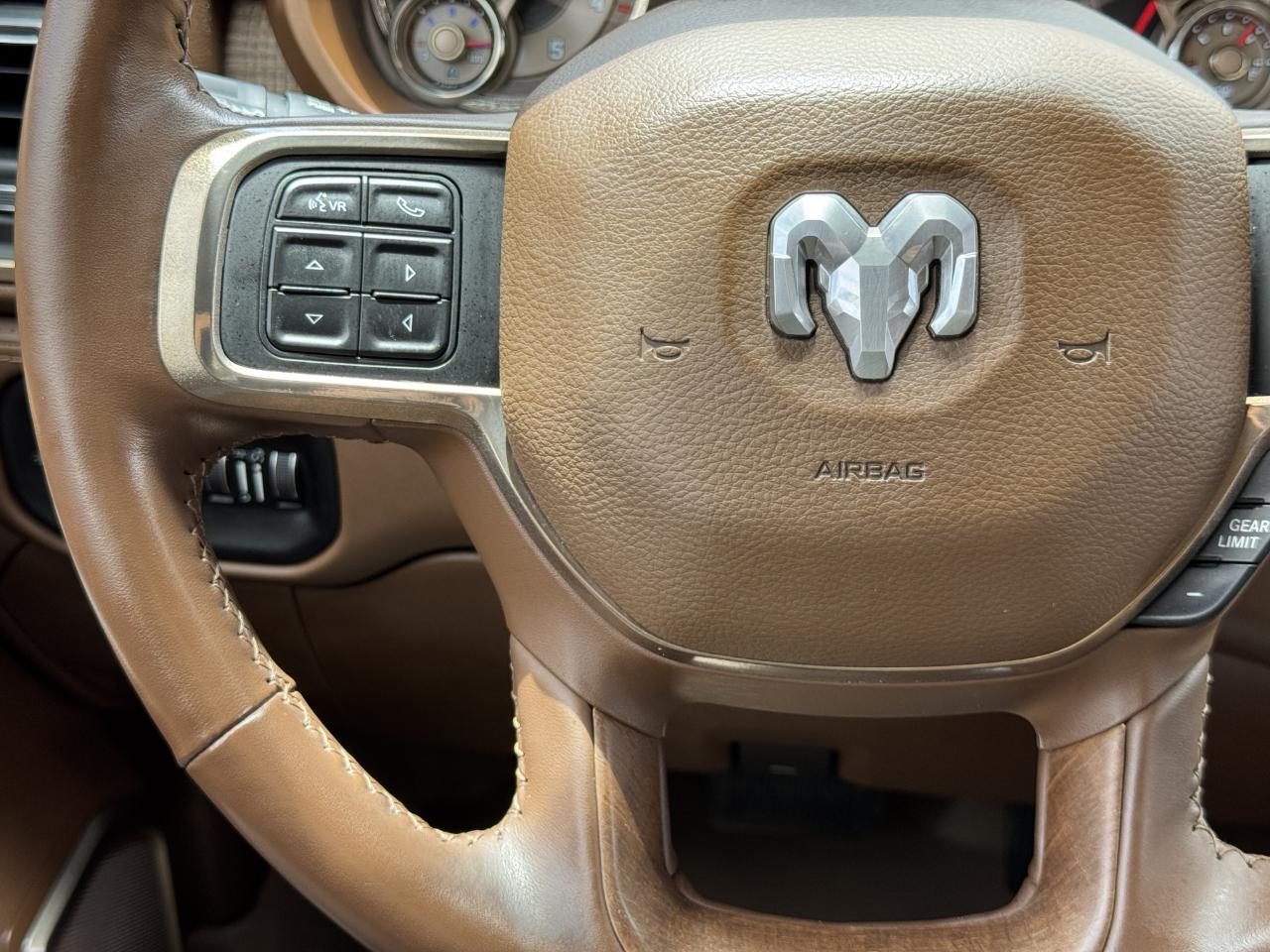 RAM 2500 Laramie Longhorn Mega Cab 4WD 2020