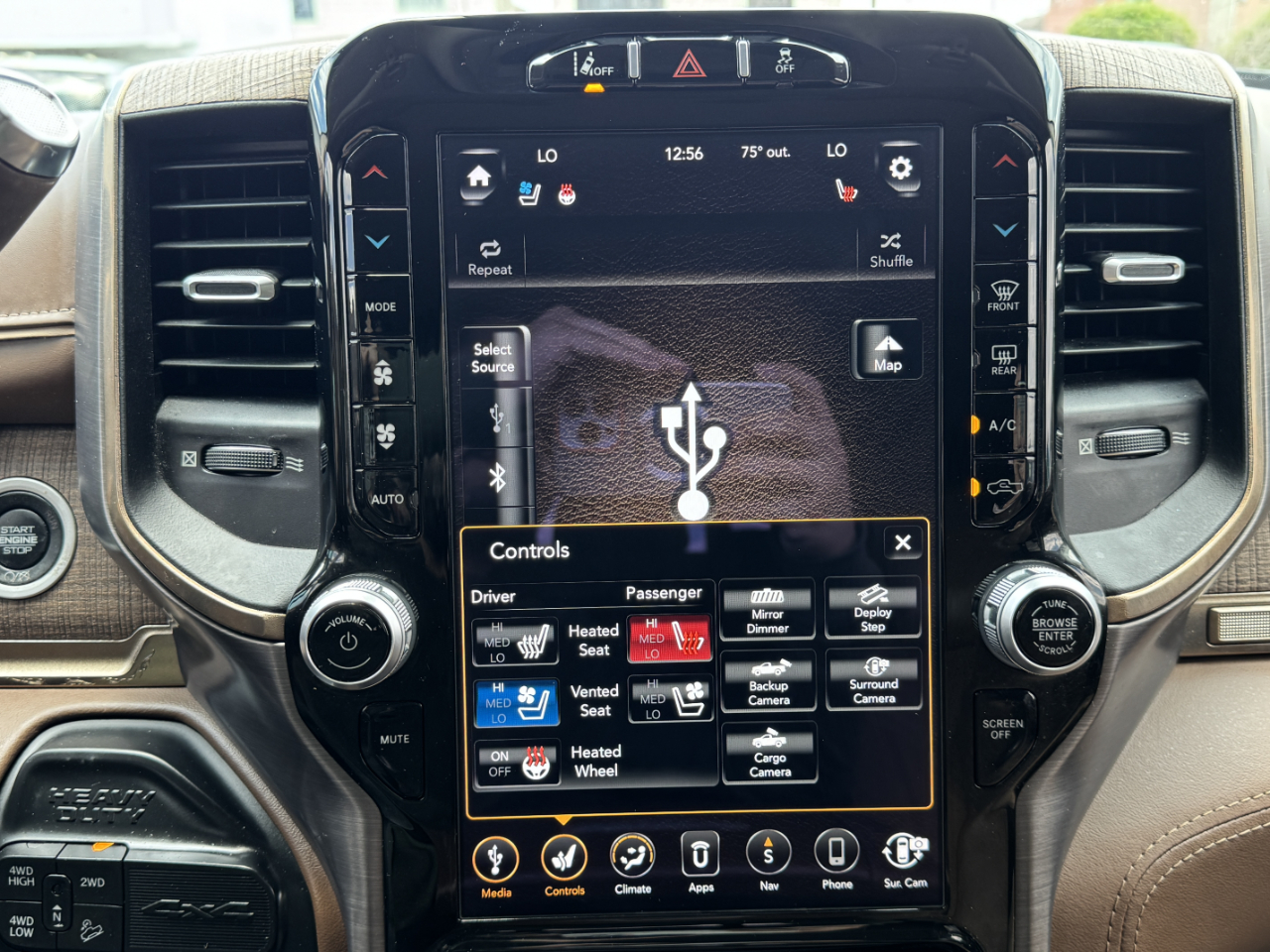 RAM 2500 Laramie Longhorn Mega Cab 4WD 2020