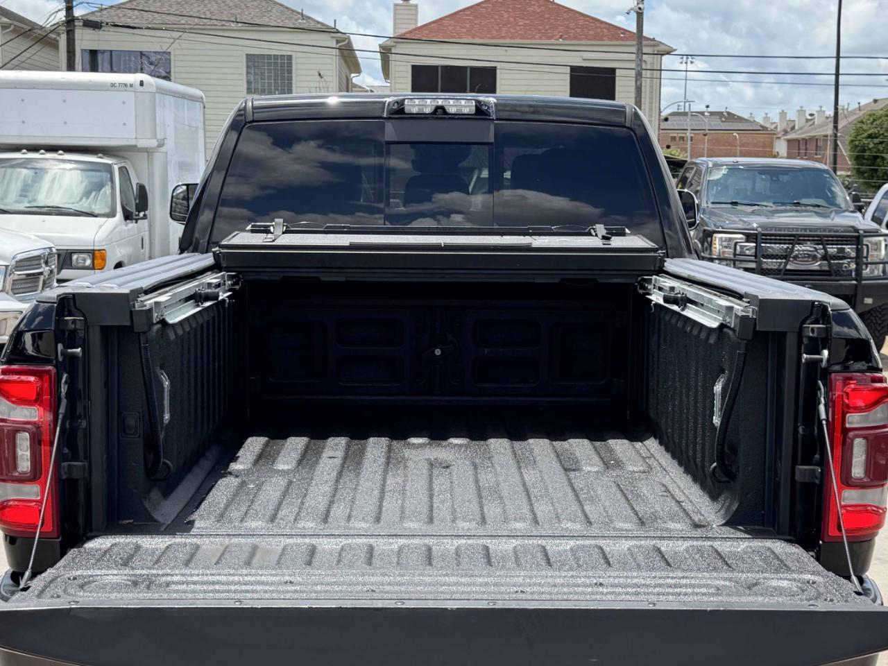 RAM 2500 Laramie Longhorn Mega Cab 4WD 2020