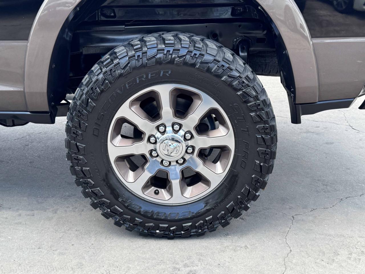 RAM 2500 Laramie Longhorn Mega Cab 4WD 2020